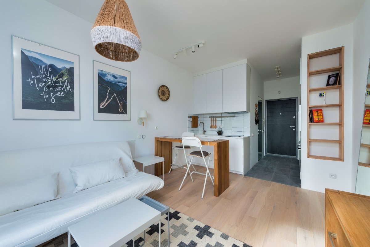 https://hardwood-lumber.com/product_images/uploaded_images/small-kitchen-with-recessed-shelves.jpg