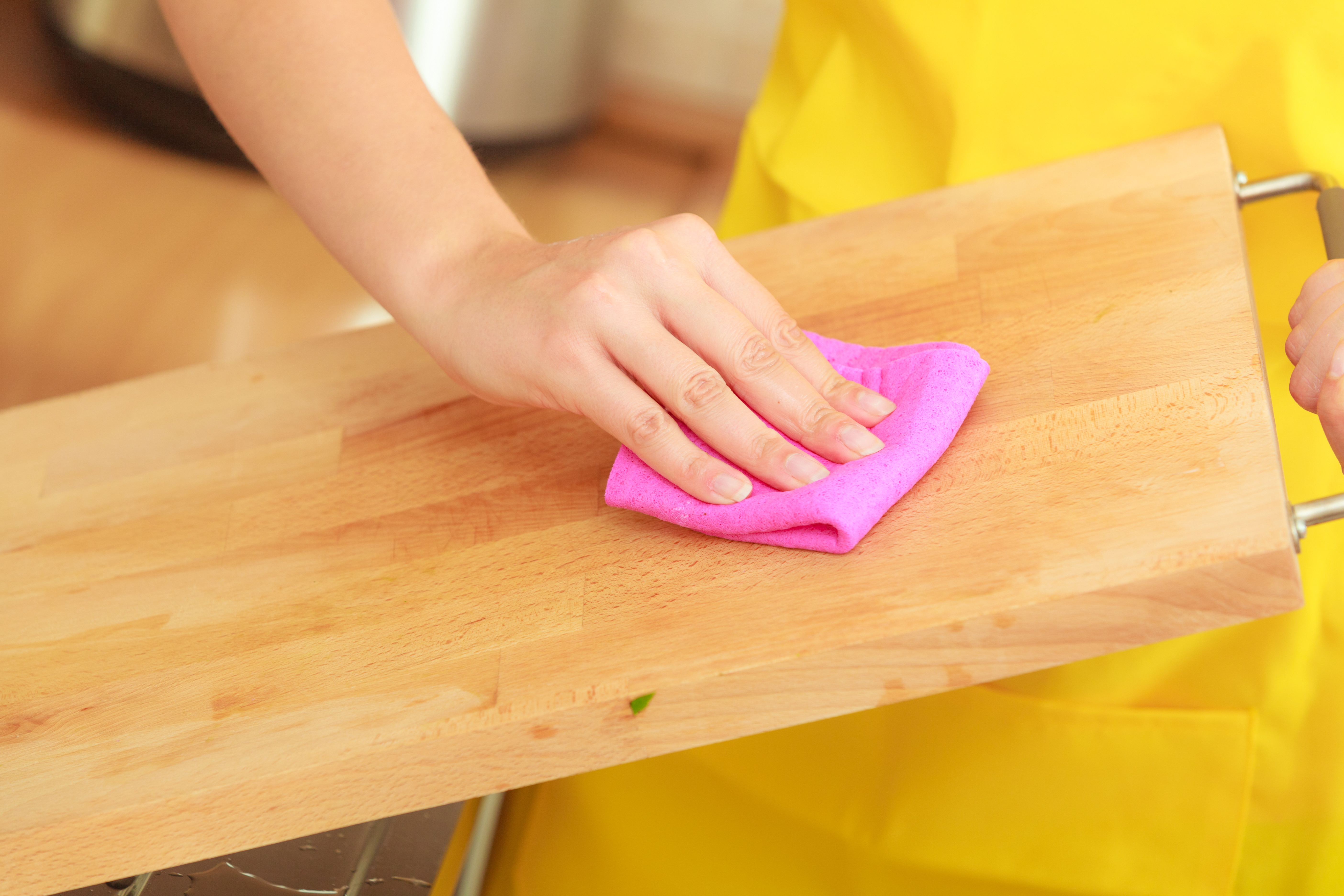 How to clean chopping board